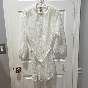 Jonquil by Diane Somandi Sleepwear lace robe size S/P, white